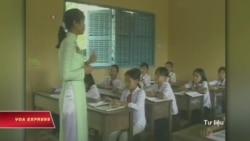  Nhiều người bất bình vụ giáo viên nữ bị điều động 'phục vụ quan khách'  Nhiều người bất bình vụ giáo viên nữ bị điều động 'phục vụ quan khách'