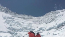 ဧဝရက်တောင်ထိပ် ပထမဆုံးရောက် မြန်မာလူငယ်နှစ်ဦး ဧဝရက်တောင်ထိပ် ပထမဆုံးရောက် မြန်မာလူငယ်နှစ်ဦး