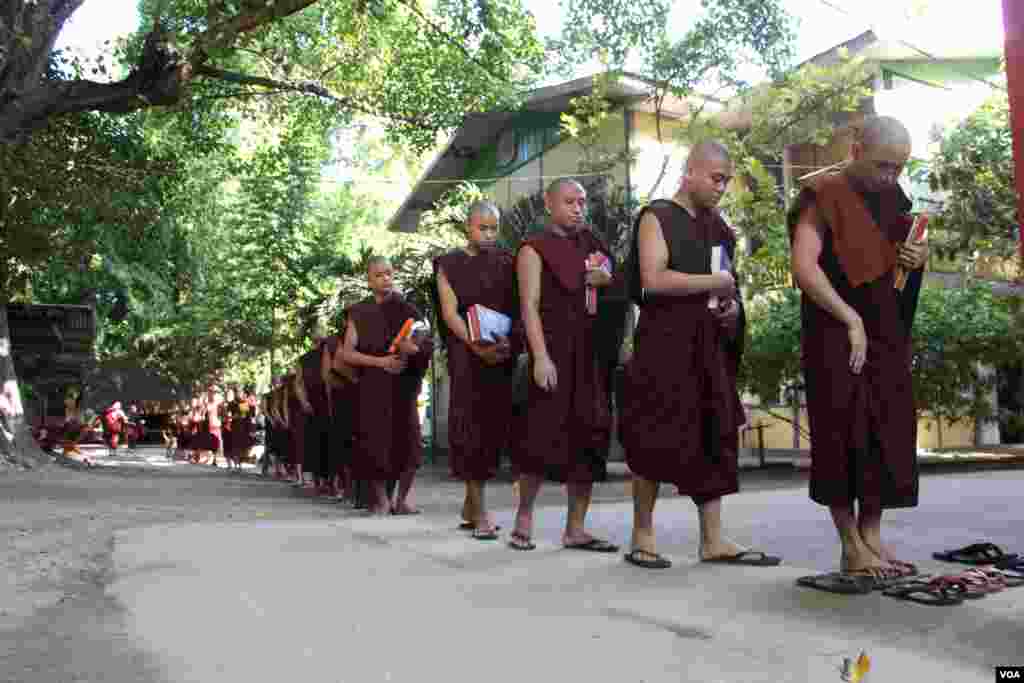 မန္တလေးမြို့ အထင်ကရ မဟာဂန္ဓာရုံ ကျောင်းတိုက်ကြီးရဲ့ ကိုဗစ်ကာလမြင်ကွင်း။ (သြဂုတ် ၂၈၊ ၂၀၂၀)