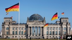 ဂျာမနီလွှတ်တော်အဆောက်အဦ။ (မတ် ၅၊ ၂၀၁၃)