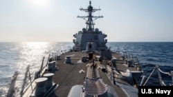 美国伯克级驱逐舰“麦克坎贝尔”号(USS McCampbell) 2020年5月13日行经台湾海峡(图片来源:美国太平洋舰队脸书)