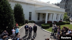 သမ္မတ Trump နဲ့ အိမ်ဖြူတော်မှာ ကျန်းမာရေးစောင့်ရှောက်မှု ဥပဒေဆိုင်ရာ တွေ့ဆုံပြီးနောက် ရီပတ်ပလီကန် ခေါင်းဆောင်တွေ သတင်းစာရှင်းလင်း။