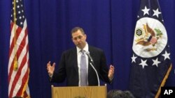 မြန်မာနိုင်ငံဆိုင်ရာ အမေရိကန်သံအမတ်ကြီး Derek Mitchell