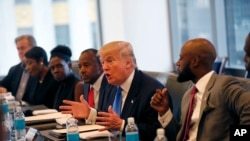 2016年8月25日,共和党总统候选人唐纳德·川普在纽约川普大厦与共和党领导人培训项目举行圆桌会议。