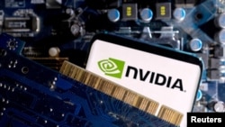 计算机主板与英伟达(Nvidia)公司的标志