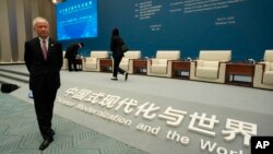 资料照:中国前驻美大使崔天凯在上海出席“中国式现代化与世界”研讨会。(2023年4月21日)