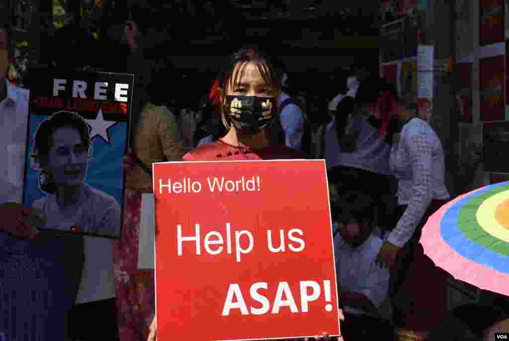 ရန်ကုန်မြို့က သနပ်ခါးတိုက်ပွဲ။ (ဖေဖော်ဝါရီ ၂၅၊ ၂၀၂၁)