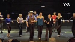 VOA英语视频: 新冠病毒冲击剧院 但戏还得演下去 VOA英语视频: 新冠病毒冲击剧院 但戏还得演下去