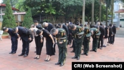 Phái đoàn Trung-Việt đến viếng nghĩa trang liệt sĩ Trung Quốc ở Gia Lâm, Hà Nội, ngày 30/9/2018.