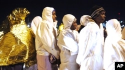 2015年3月4日被意大利海岸警卫队救起的移民(资料照)