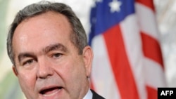 Ông Campbell nói Hoa Kỳ quan tâm về chuyện chính quyền Miến điện không mở đối thoại với những người chỉ trích chế độ