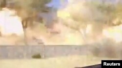 တောင်ကိုရီးယားစစ်ရေးလေ့ကျင့်မှုအတွင်း တိုက်လေယာဥ်နှစ်စီးက အရပ်သားတွေနေထိုင်တဲ့နေရာကို မှားယွင်းဗုံးကြဲထားတဲ့မြင်ကွင်း။ (မတ်လ ၆၊ ၂၀၂၅)