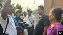 အစိုးရရုံးစိုက်ရာ မြန်မာနိုင်ငံမြို့တော် နေပြည်တော်မှာ သန်းခေါင်စာရင်းလိုက်လံကောက်ယူနေတဲ့မြင်ကွင်း။(အောက်တိုဘာ ၁၊ ၂၀၂၄)