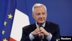 资料照 - 法国财政部长布吕诺·勒梅尔(Bruno Le Maire)2022年9月26日在巴黎法国财政部出席记者会,介绍法国2023财政年度预算计划。