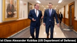 2025年7月14日,美国国防部长海格塞斯接待德国国防部长皮斯托利斯。