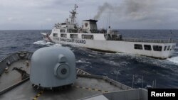 印尼巡逻艇遇到了在印尼北纳土纳专属经济区的中国海警船。(2020年1月11日)