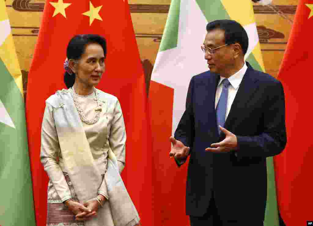  နိုင်ငံတော်အတိုင်ပင်ခံပုဂ္ဂိုလ် ဒေါ်အောင်ဆန်းစုကြည်နဲ့ တရုတ်ဝန်ကြီးချုပ် လီခချန်း