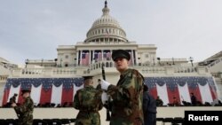 ကျမ်းသစ္စာကျိန်ဆိုပွဲ အတွက် ပြင်ဆင်နေပုံ