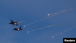 Літаки F-16 під час навчань у Нью-Тайбеї, Тайвань, 20 липня 2023 р. REUTERS/Ann Wang