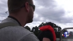 志愿者聚集休斯顿,不分你我,救人抗灾 志愿者聚集休斯顿,不分你我,救人抗灾