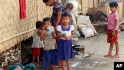 IDP စစ်ရှောင် ကလေးငယ်များ