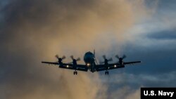 美国海军一架P-3C型侦察机2016年9月15日在西太平洋上空飞行 (美国海军照片)