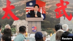 台湾总统赖清德在前线岛屿金门岛举行的纪念抗战仪式上向退伍军人讲话。(2024年8月23日)