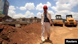 Quân đội Trung Quốc đã yêu cầu ngưng dự án được chính quyền thành phố Phòng Thành Cảng phê duyệt vào ngày thứ hai xây dựng công trình này hồi tháng Hai.