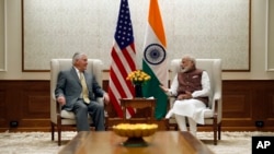 美国国务卿蒂勒森在印度总统府会见印度总理莫迪(2017年10月25日)