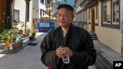 藏人行政中央司政边巴次仁在印度达姆萨拉。(资料照片,2021年5月27日)