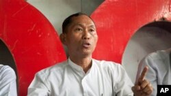 NLD ပါတီဝင်အဖြစ် လာမယ့် နိုဝင်ဘာရွေးကောက်ပွဲမှာ လွှတ်တော်ကိုယ်စားလှယ်အဖြစ် ဝင်ရောက်အရွေးခံမယ့် ၈၈ မျိုးဆက် ဦးကိုကိုကြီး။