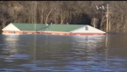 Міссурі та Іллінойс потерпають від повені. Відео Міссурі та Іллінойс потерпають від повені. Відео