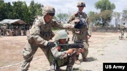 美国陆军训练菲律宾军人(美国陆军2019年3月6日照片)