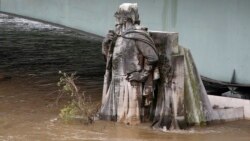 ပါရီ ဆိန်းမြစ် စပြီး ရေပြန်ကျ ပါရီ ဆိန်းမြစ် စပြီး ရေပြန်ကျ