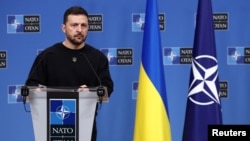 乌克兰总统泽连斯基在布鲁塞尔的北约总部出席记者会。(2024年10月17日)