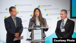 Спостерігачі від УККА - Андрій Футей, Тамара Олексій і Ріно Доменіко