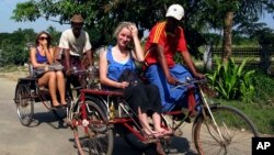 နိုင်ငံခြားသားခရီးသွား