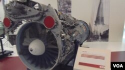 资料照:2015年6月莫斯科武器展览上的AL-31F 引擎,中国从俄罗斯大量购买这种引擎,用来装备在中国的歼-10,苏-30/27战机上(美国之音白桦)。