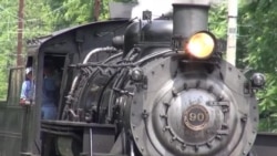 英语视频：老式蒸汽火车仍在宾州运行