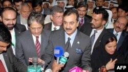 Прем’єр-міністр Пакистану Юсуф Реза Гілані на брифінгу в Карачі