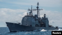 2016年3月6日在南中国海航行的美国海军导弹巡航舰“安提坦号”（USS Antietam）