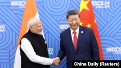 中国领导人习近平与印度总理莫迪在俄罗斯喀山出席金砖国家峰会期间举行会晤。(2024年10月23日)