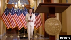 众议院议长佩洛西准备发表有关针对特朗普总统的弹劾调查进程的声明。(2019年12月5日)