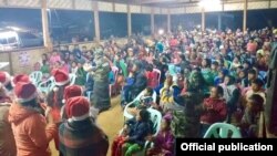 ကချင်စစ်ရှောင် ဒုက္ခသည် IDP များ ခရစ္စမတ်ပွဲတော် ကျင်းပနေစဉ် (မှတ်တမ်းဓာတ်ပုံ - KBC KACHIN)