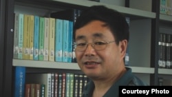 政治学家陈子明(美国之音海涛拍摄)