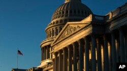 资料照：朝阳中的美国国会山